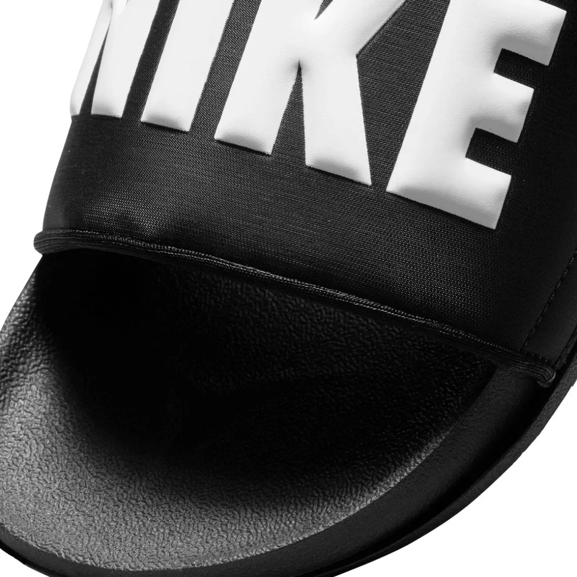 Sandales de plage Nike pour hommes - OFFCOURT