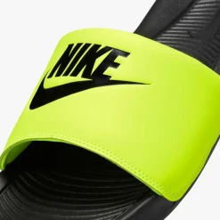 Sandales de plage Nike pour hommes - Victori one