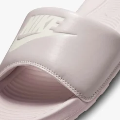 Sandales de plages Nike pour femmes - Victori one