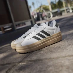 Souliers Adidas pour femmes - VL COURT BOLD