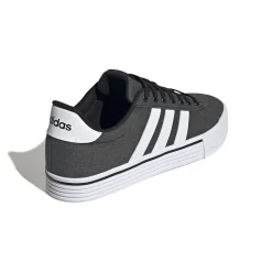 Souliers Adidas pour hommes - DAILY 4.0