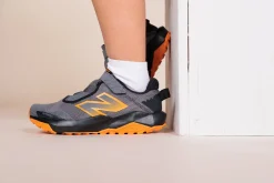 Souliers de course de sentier New Balance pour garçons - NITREL V6